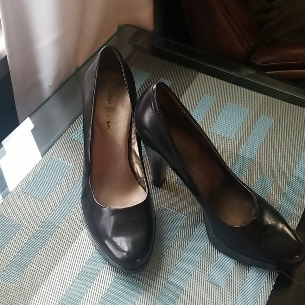 Marc Fisher black pumps
